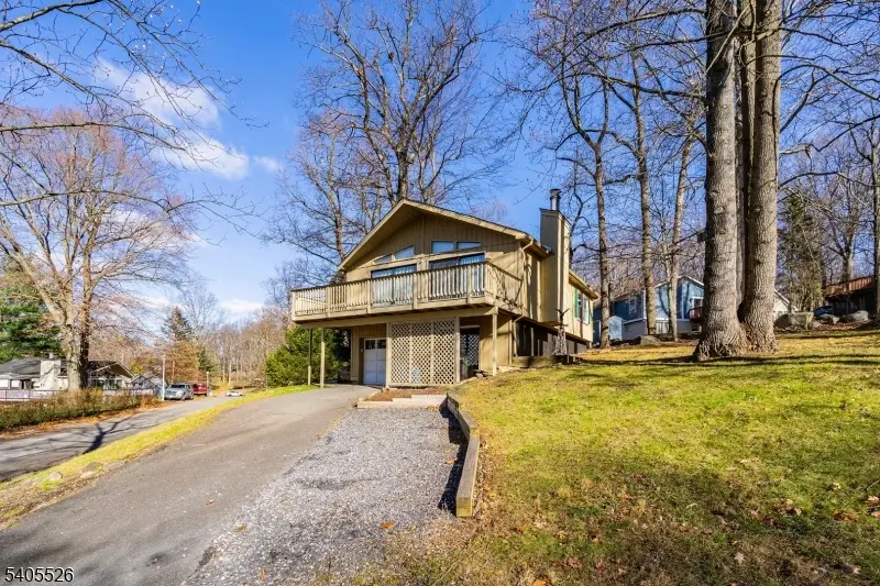 5 Deer Run Dr, High Bridge Boro, NJ 08829