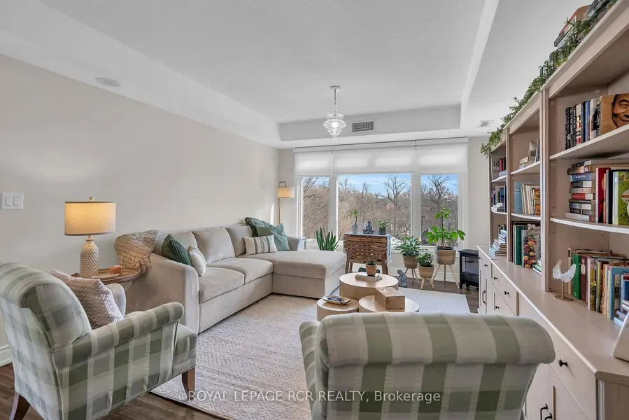 149 Church ST #416, King, ON L0G 1T0