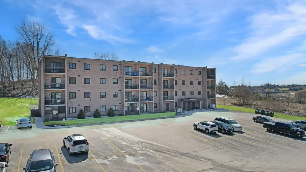 5 Valleyside DR #402, Brockton, ON N0G 2V0