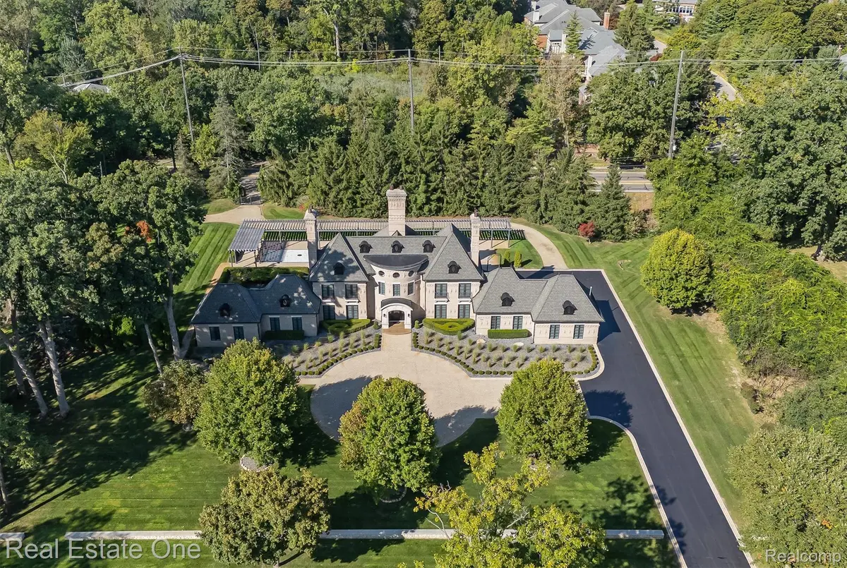 1343 Orchard Ridge RD, Bloomfield Hills, MI 48304