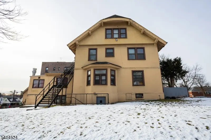 146 S Munn Ave, East Orange City, NJ 07018