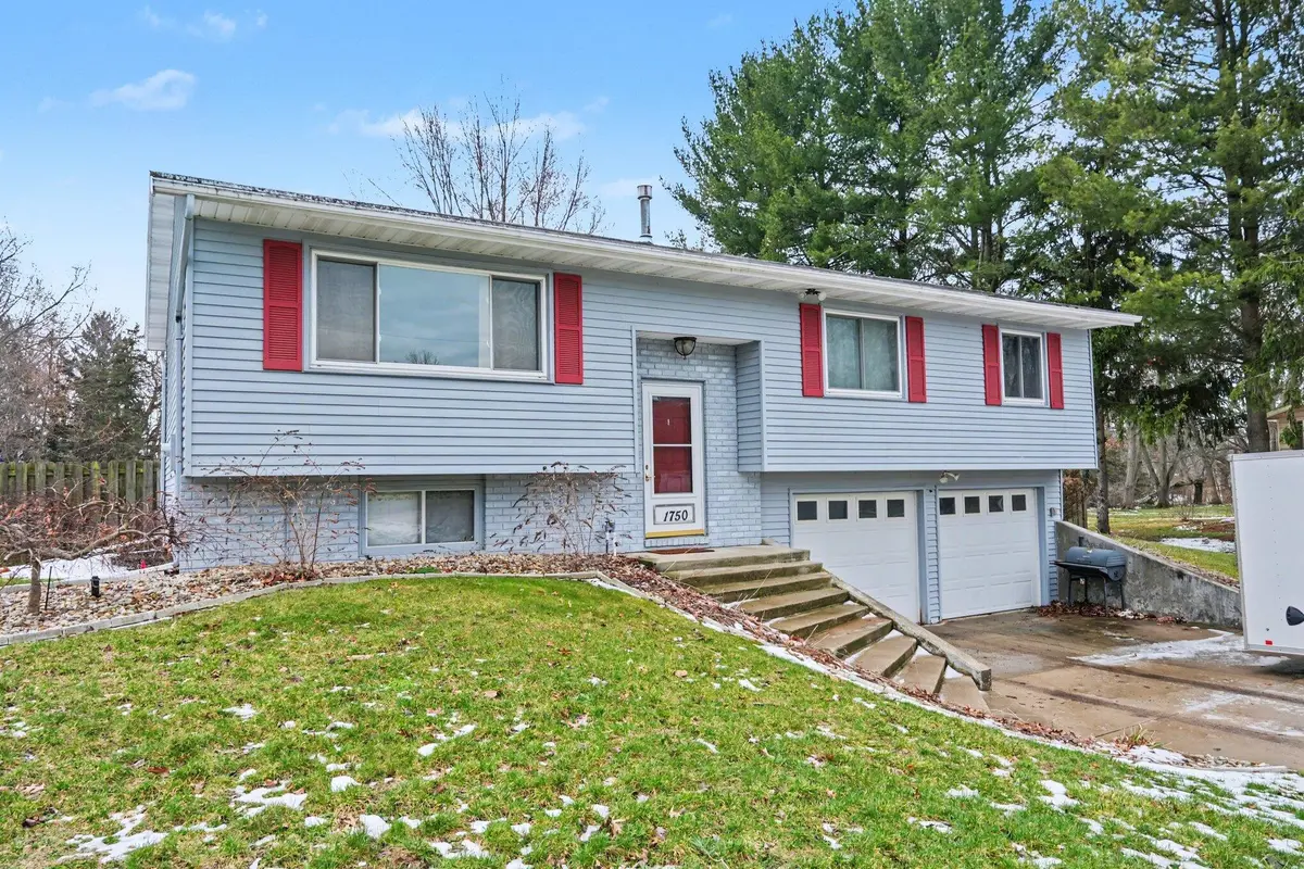 1750 Poplar PATH, Lincoln Twp, MI 49127