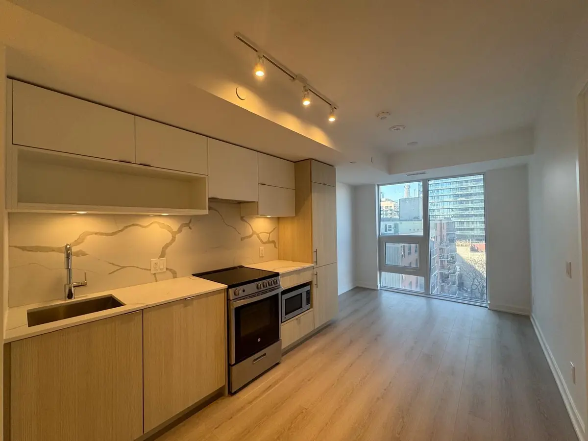 100 Queen ST E #1102, Toronto C08, ON M5C 0B5