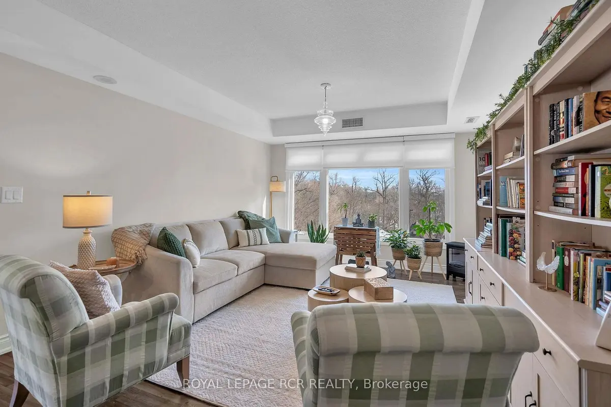 149 Church ST #416, King, ON L0G 1T0