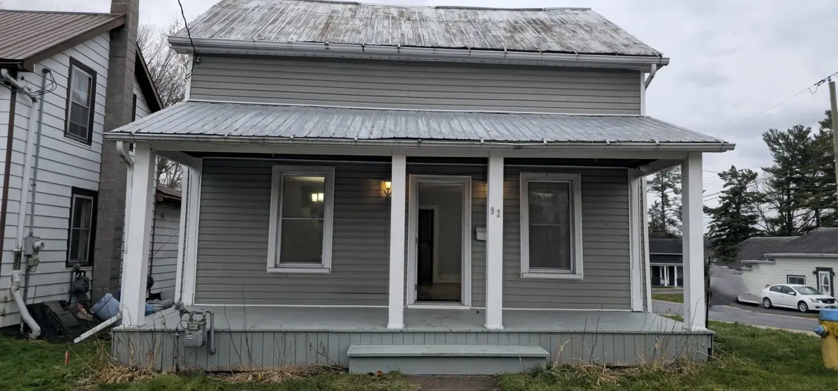 92 Mill ST W, Greater Napanee, ON K7R 1X9