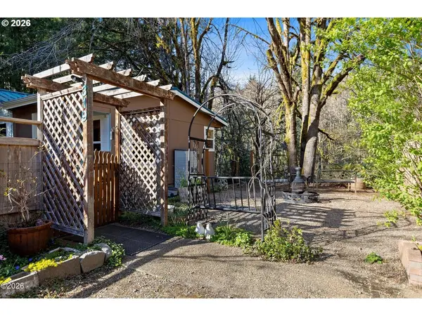 319 N BOULDER CREEK DR, Otis, OR 97368