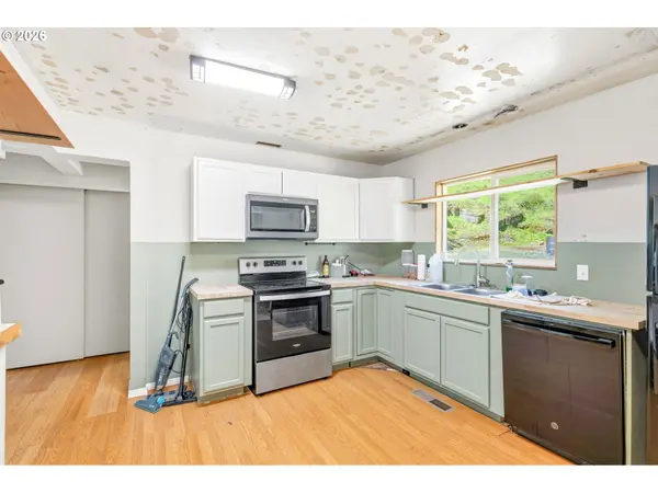 38775 GOLDEN VALLEY DR, Lebanon, OR 97355