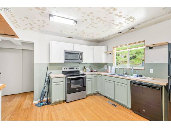 38775 GOLDEN VALLEY DR, Lebanon, OR 97355