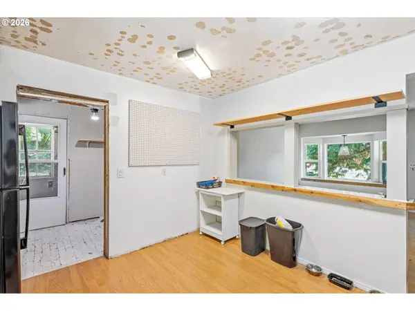 38775 GOLDEN VALLEY DR, Lebanon, OR 97355