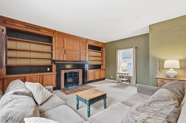 920 Ginter Ave, Iowa City, IA 52240