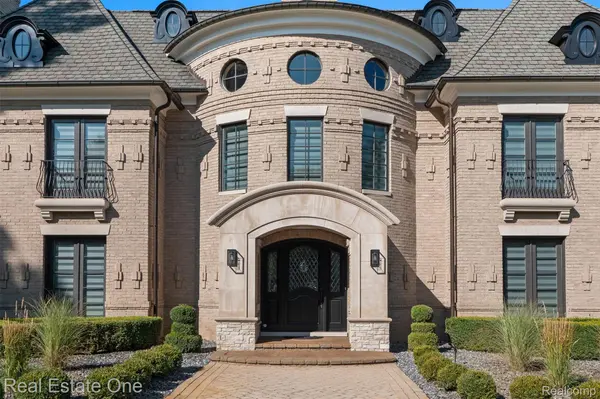 1343 Orchard Ridge RD, Bloomfield Hills, MI 48304