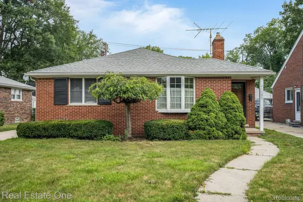 21135 LITTLESTONE RD, Harper Woods, MI 48225