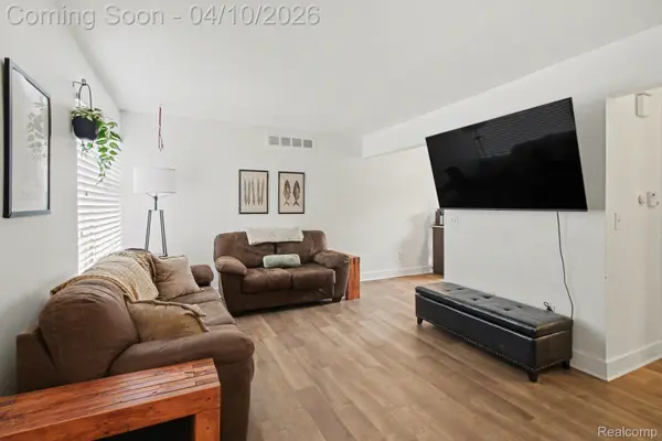 616 Rickett RD #118, Brighton, MI 48116