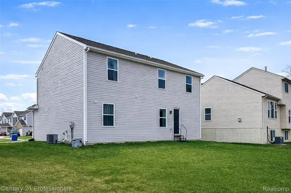 1666 Golfview DR, Superior Charter Township, MI 48198