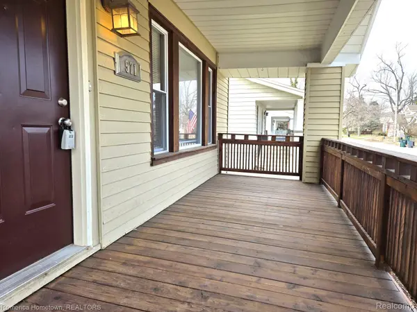 571 W Saratoga ST, Ferndale, MI 48220