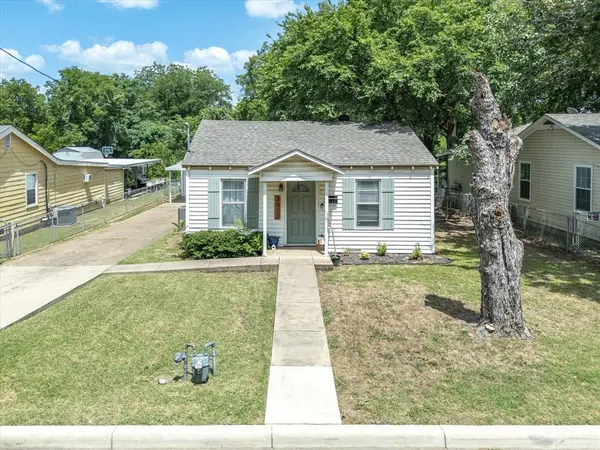 3012 Gene Lane, Haltom City, TX 76117