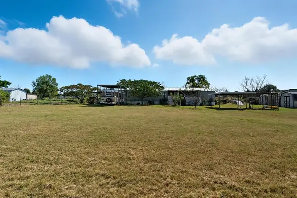 144 Oak Meadows Drive, Springtown, TX 76082