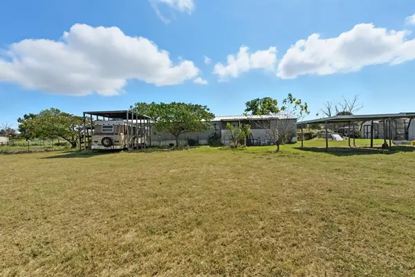 144 Oak Meadows Drive, Springtown, TX 76082