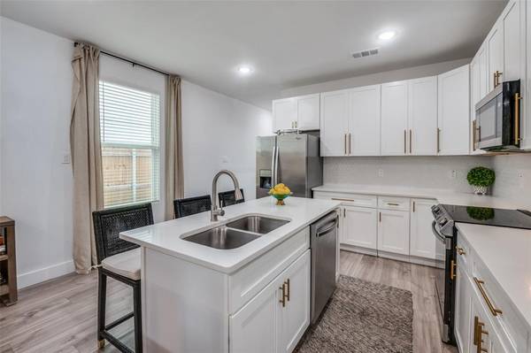 2325 Budd Street, Dallas, TX 75215