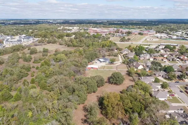 5094 E Mckinney Street, Denton, TX 76208