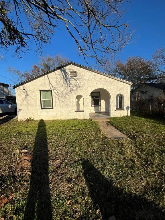 108 N Ash Street, Springtown, TX 76082