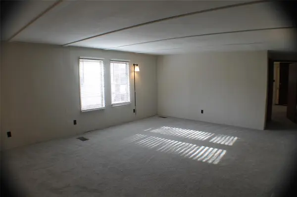 5233 Sam Houston, Log Cabin, TX 75148