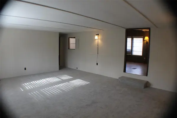 5233 Sam Houston, Log Cabin, TX 75148