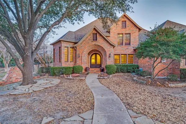 390 Oak Ridge Drive, Fairview, TX 75069