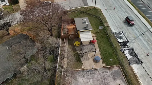 1401 Pipeline Road E, Bedford, TX 76022