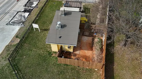 1401 Pipeline Road E, Bedford, TX 76022