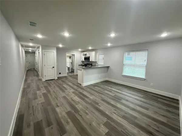 406 W 6th Street #1, Bonham, TX 75418