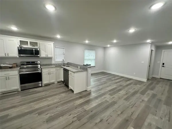 406 W 6th Street #1, Bonham, TX 75418