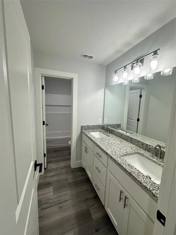 406 W 6th Street #1, Bonham, TX 75418