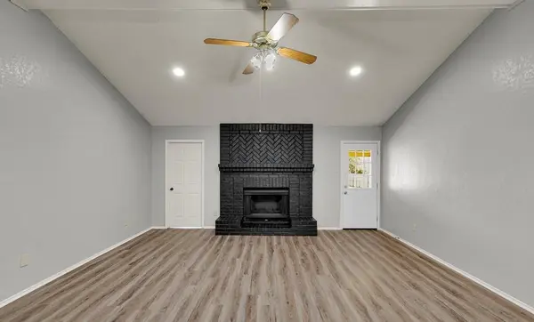 233 Thompson Circle, Lorena, TX 76655