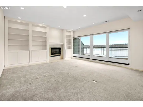 5826 S RIVERPOINT LN, Portland, OR 97239