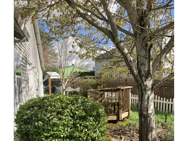 695 MARY DR, Molalla, OR 97038