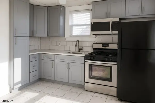 71 Crystal St, North Arlington Boro, NJ 07031