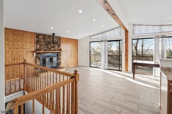 5 Deer Run Dr, High Bridge Boro, NJ 08829