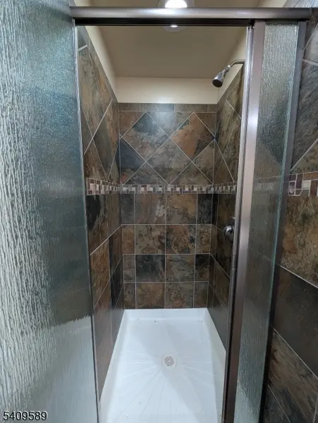 193 Christie Ave, Clifton City, NJ 07011