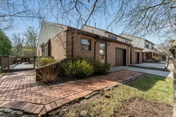 8 Betty Court, Lebanon Boro, NJ 08833