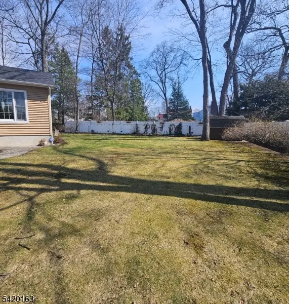 1 Sylvan Ct, Pequannock Twp., NJ 07444