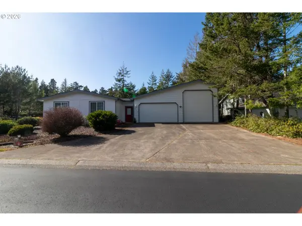 613 GLENBROOK CIR, Florence, OR 97439