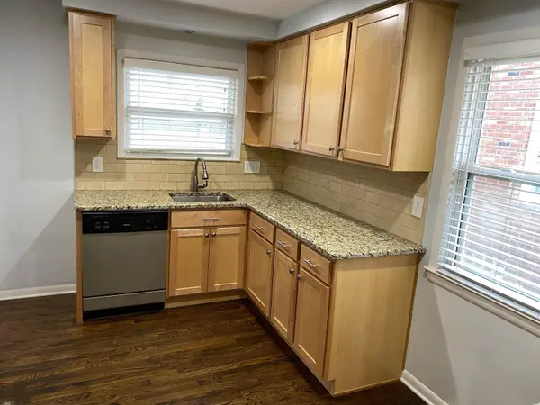 1614 Aline DR, Grosse Pointe Woods, MI 48236