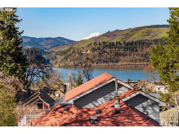 715 SHERMAN AVE, Hood River, OR 97031