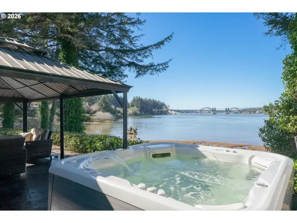 85675 GLENADA RD, Florence, OR 97439