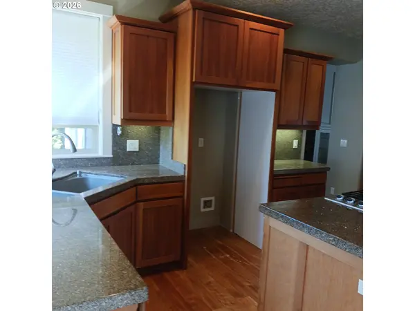 1674 OLYMPIA CT, Salem, OR 97304