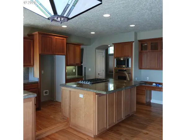 1674 OLYMPIA CT, Salem, OR 97304