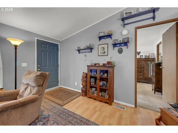 34185 EL ROBLE AVE, Eugene, OR 97405