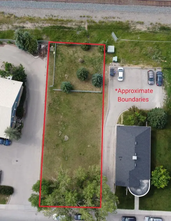 313 FIRST ST E, Cochrane, AB T4C 1C7