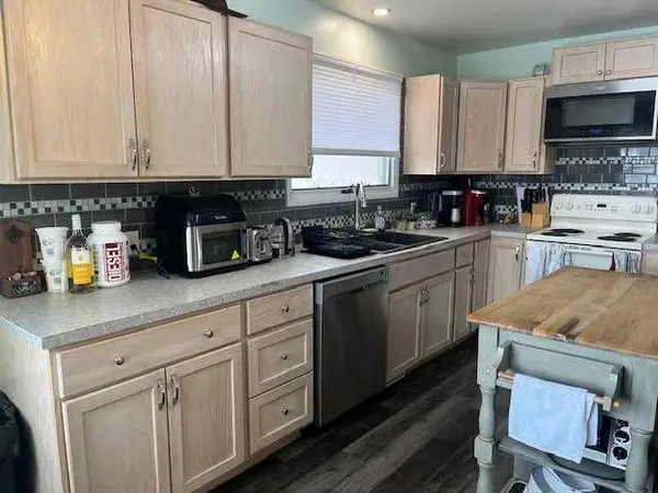 1216 23 ST N, Lethbridge, AB T1H 3T4